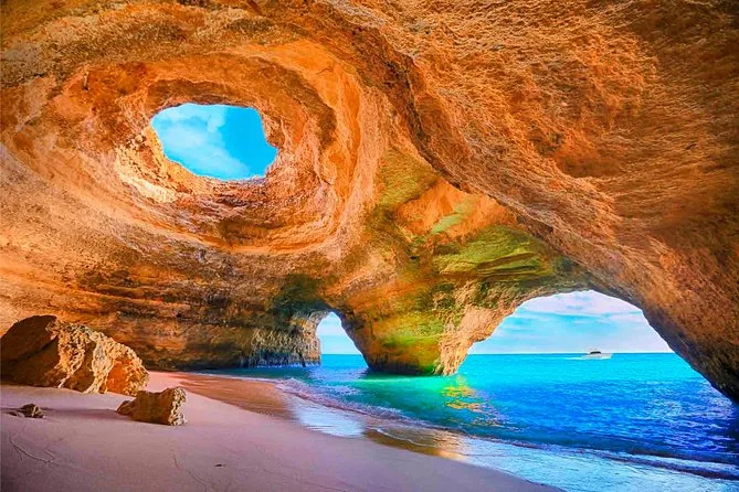 Marinha Beach