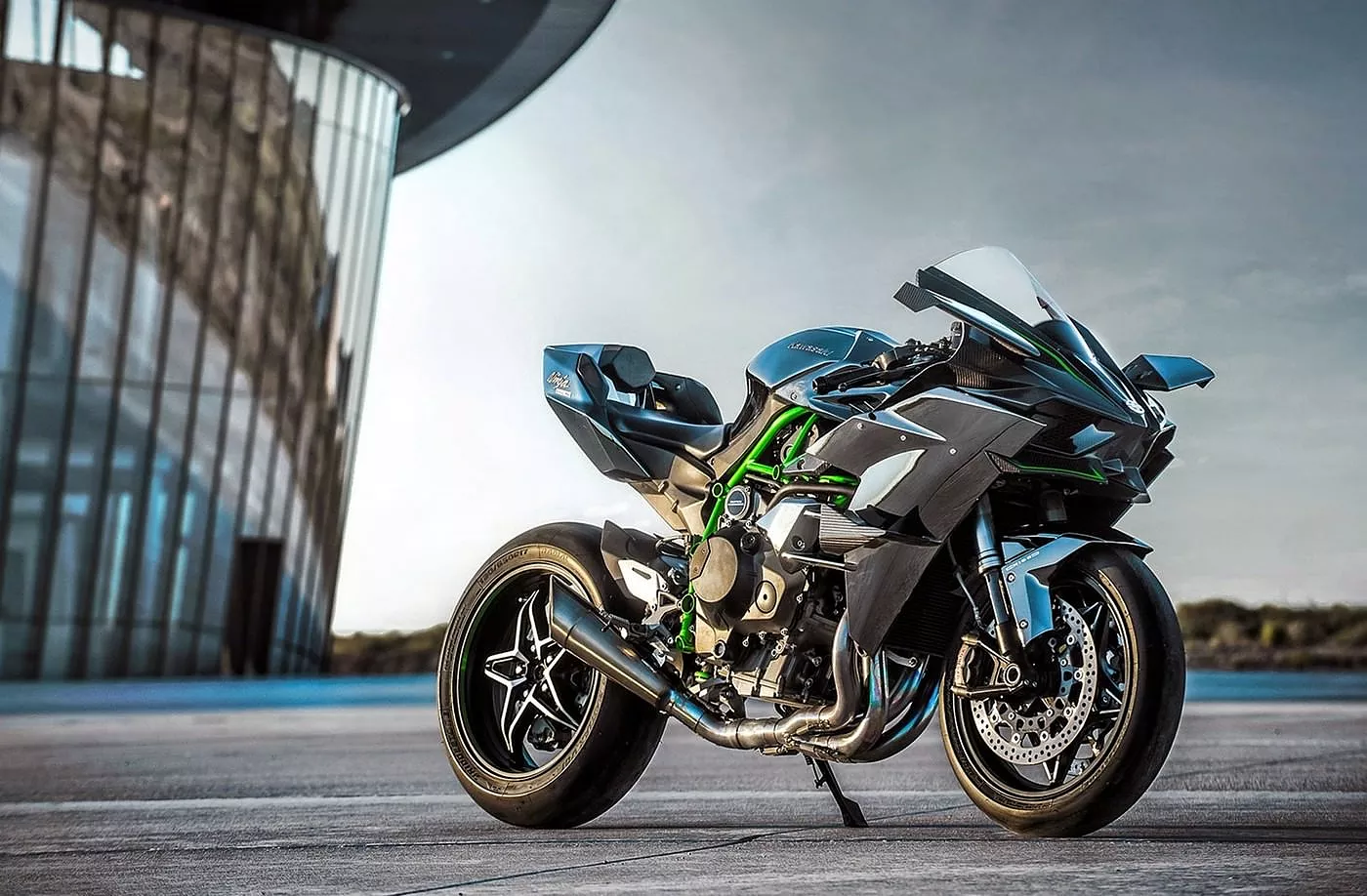 Top 10 Fastest Motorcycles in the World 2025 13 Kawasaki Ninja H2R the fastest motor bike in the world