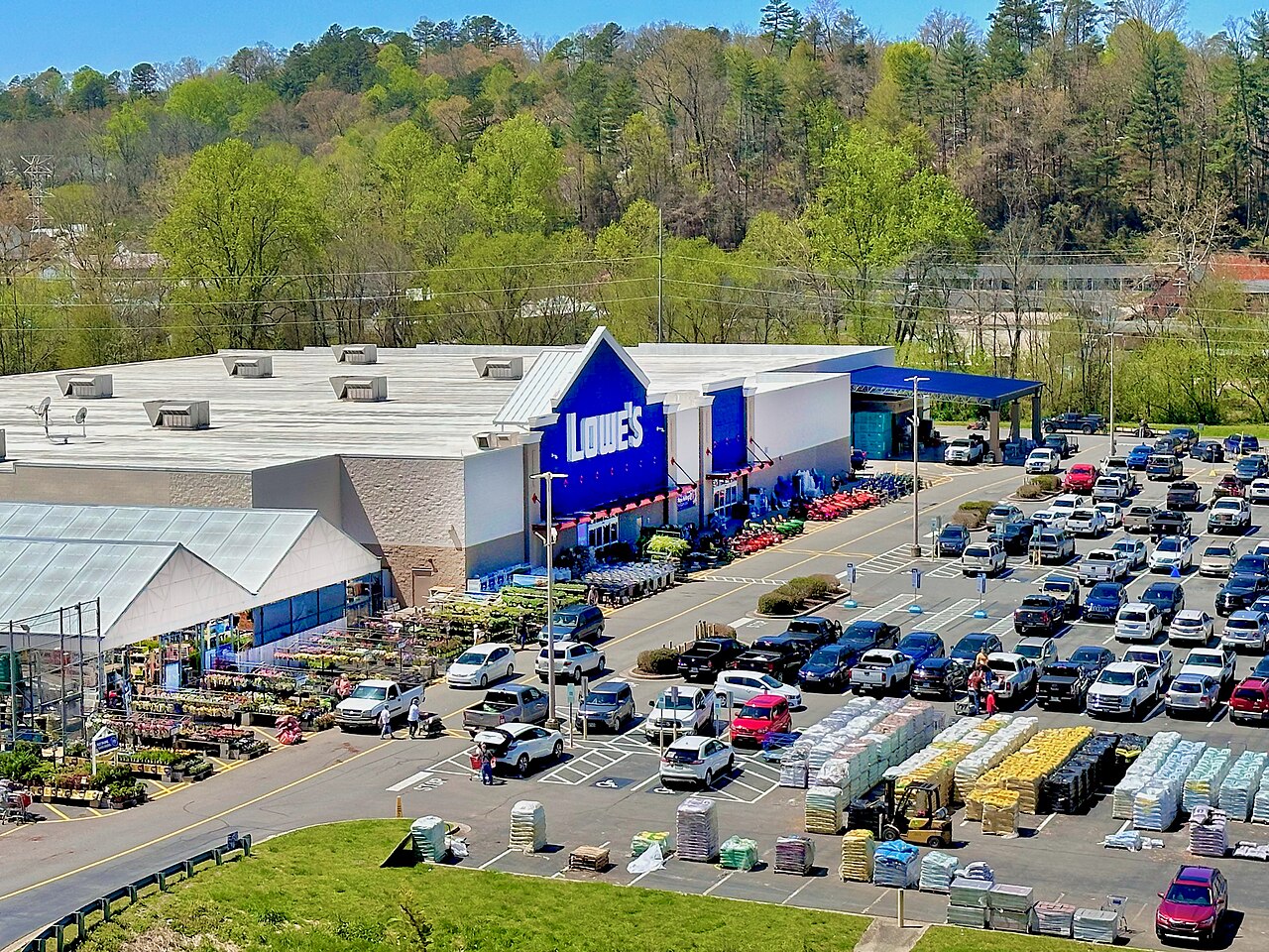 Lowe’s (~US$ 143.7 billion)